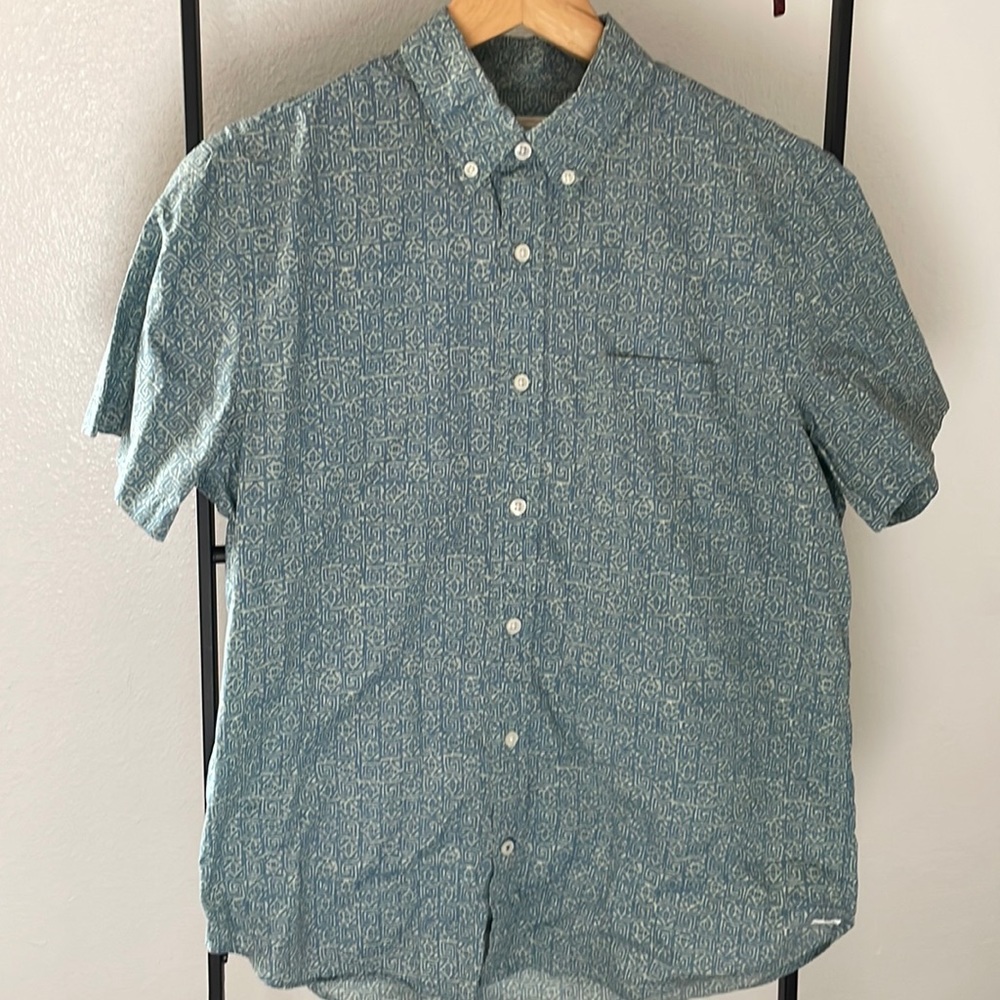 Gap shirt